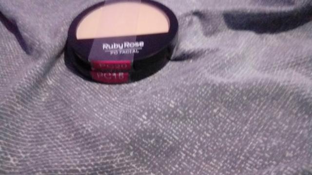 Po e caneta delineadora da ruby rose - Foto 2