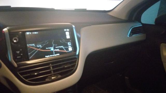 Vendo um Peugeot 208
