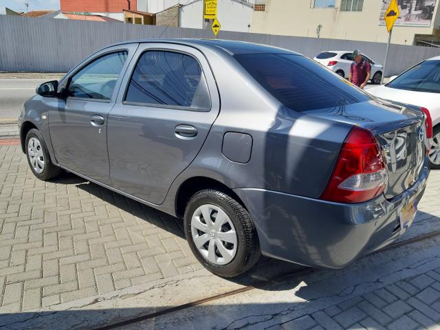 TOYOTA ETIOS 2013/2014 1.5 X SEDAN 16V FLEX 4P MANUAL - Foto 4