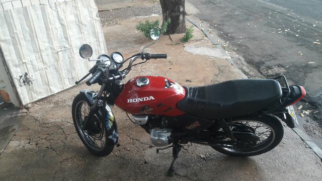 Vendo ou troco lê o anúncio carro e moto - Foto 4