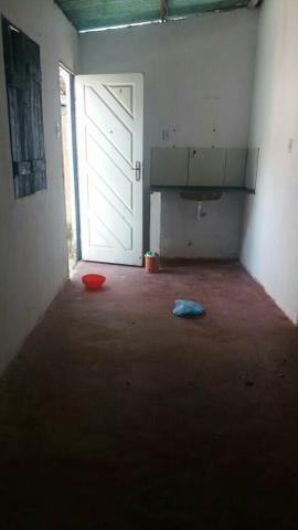 Vendo uma casa no bairro da engomadeira 2/4 sala cozinha banheiro - Foto 3