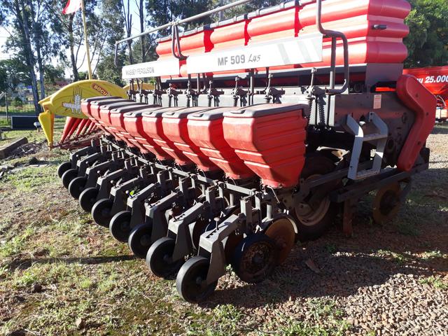 Plantadeira 9 linhas Marca Massey modelo 509 - Foto 3
