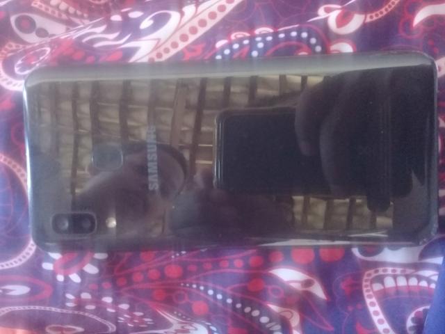 SAMSUNG Galaxy A20