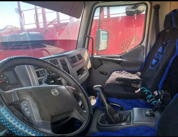 VOLVO VM 270 TRAÇADO 6X4 COM CAÇAMBA 14 m,VALOR AVISTA 160.000,00 - Foto 6