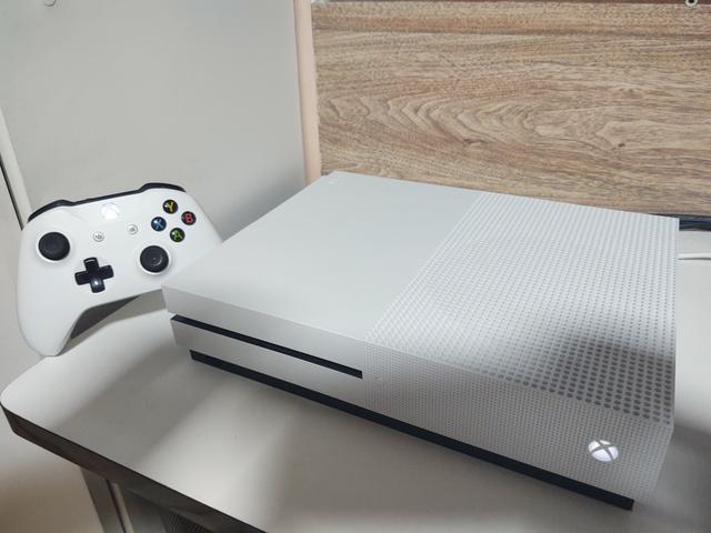 Xbox one s 1 tera semi novo completo 100 jogos