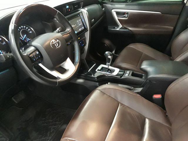 Hilux SW4 SR 4x2 2.7/ 2.7 Flex 16V Aut. - Foto 5