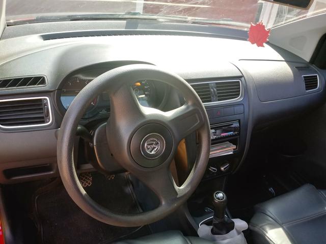 Vendo um fox completo 2013 pneus novo tudo pago