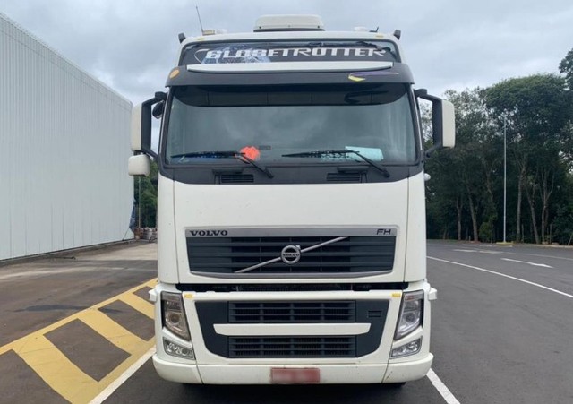 CAMINHÃO VOLVO FH 460 6X2 12/12