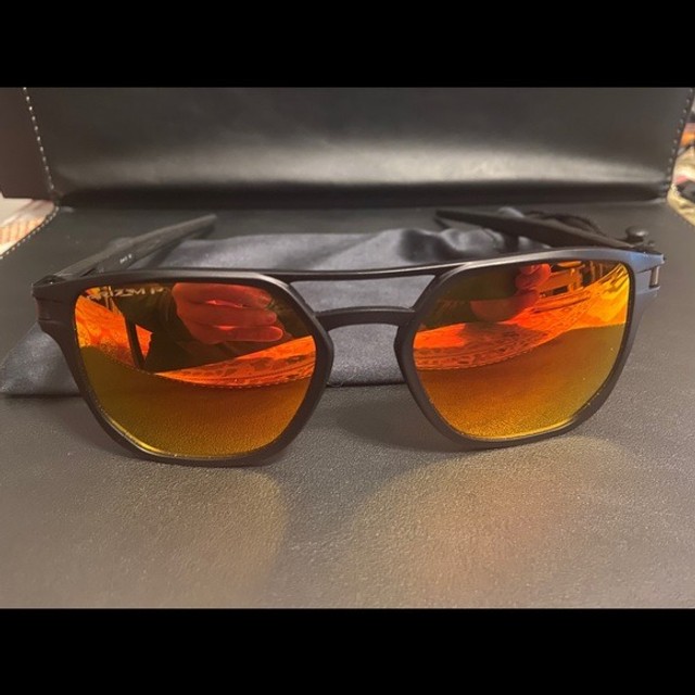 Oculos De Sol Oakley Latch Alpha OO4128-0553 - Matte Black/Prizm Ruby Polarized
