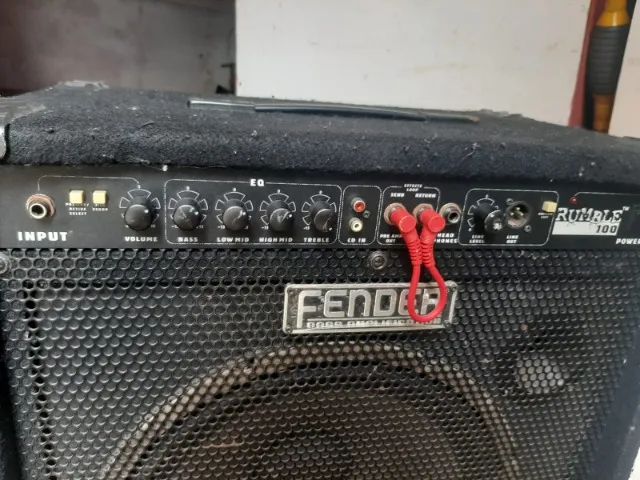 Combo Fender Amplificador de Contrabaixo Rumble 15 V3