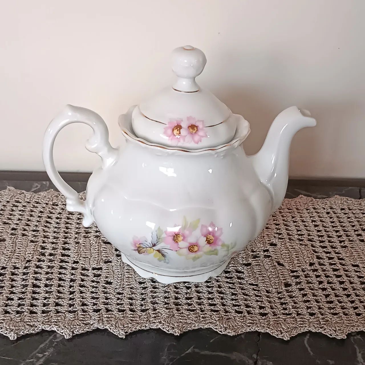 Bule de Chá Antigo em Porcelana 