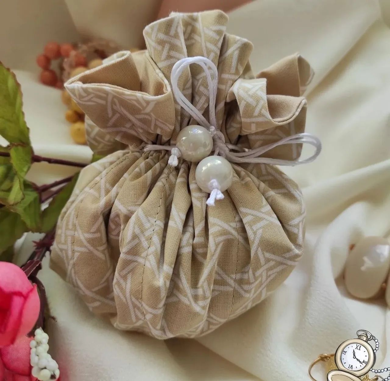 PORTA JÓIAS ou BIJUTERIAS  SOFISTICADOS exclusividade em tecido Mussolini 100% algodão - Foto 6