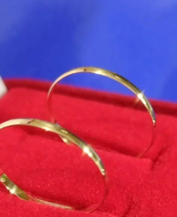 Anel de Noivado e Casamento Ouro 18 Kilates 1.20 Gramas 1 mm Boleadinha - Foto 2