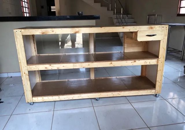 Balcão expositor rustico de madeira branca - Foto 2