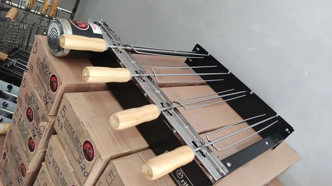 GIRA GRIL ELÉTRICO ( 3 espeto ,4 espeto , 5 espeto)  - Foto 3