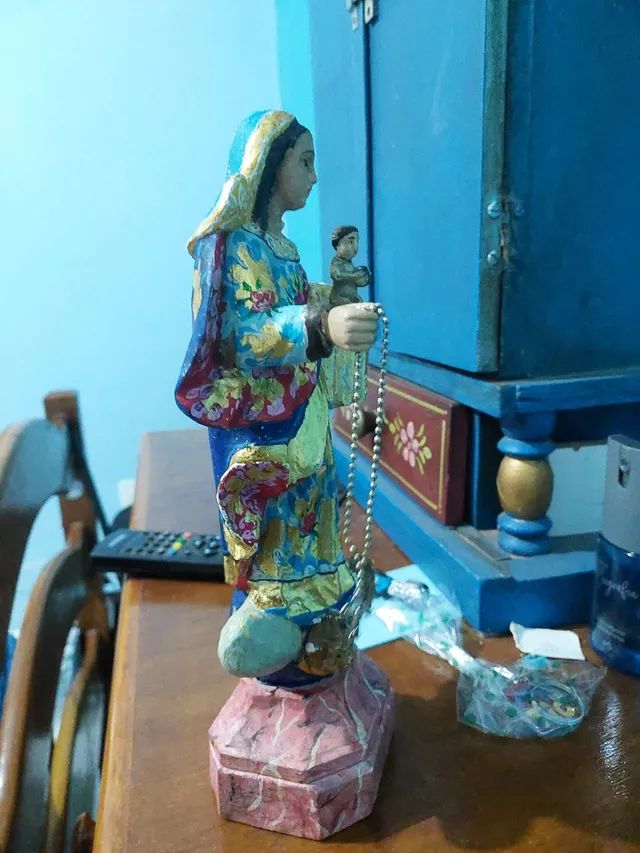 Antiga imagem de nossa senhora do rosário 