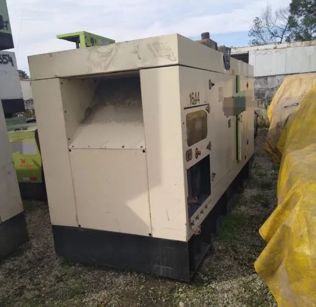 Gerador de Energia 450 KVA Pramac 2011 Motor Volvo Painel de Comando Digital