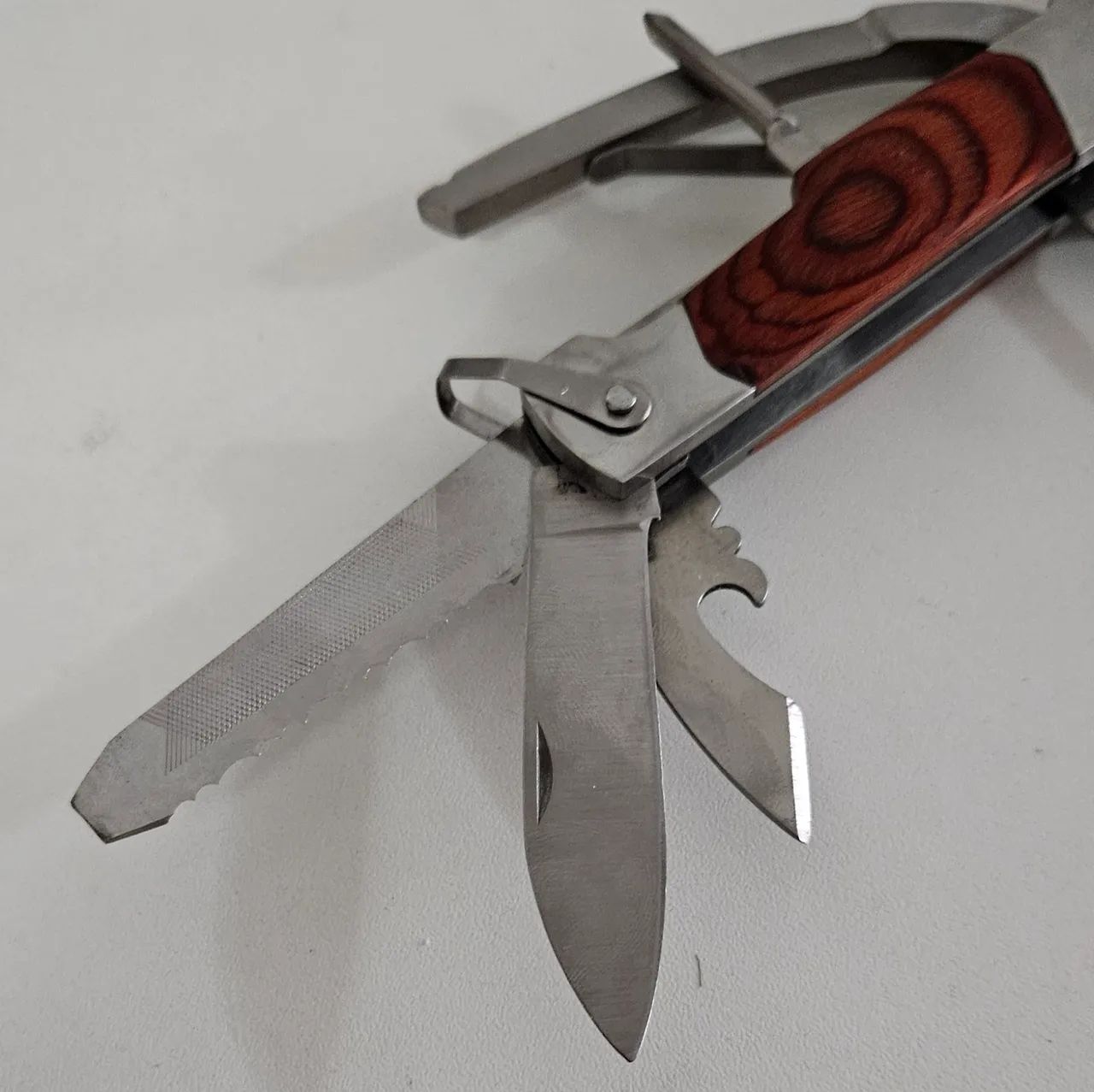 Ferramenta multifuncional 8 em 1 Importada - Foto 2