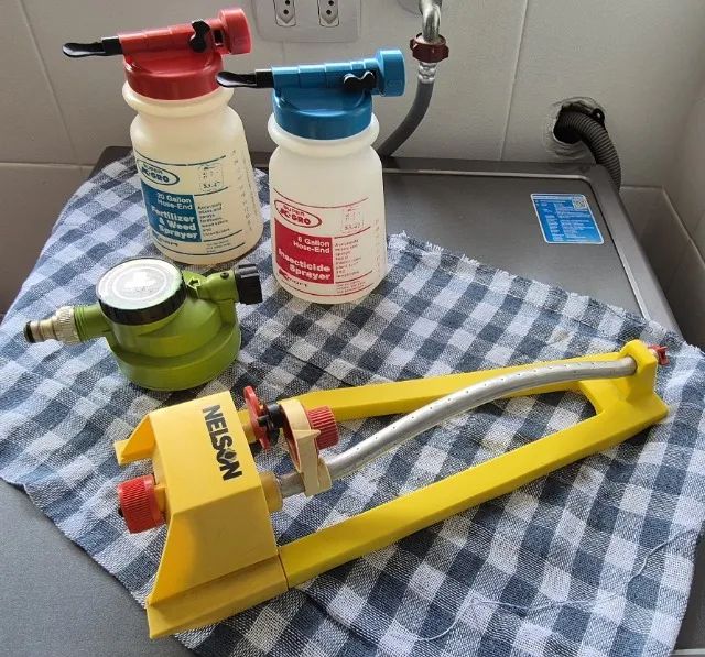 KIT REGADOR DE JARDIM PARA MANGUEIRA DE PRESSÃO DA RUA QUE OSCILAM EM 180o + TIMER - Foto 2