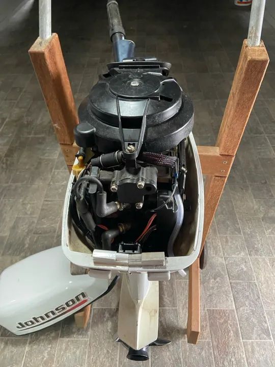 Motor de popa Johnson 2 tempos + MotorGuide + Tanque de Combustível - Foto 9