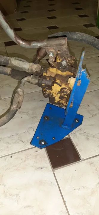 Comando hidráulico simples Ford