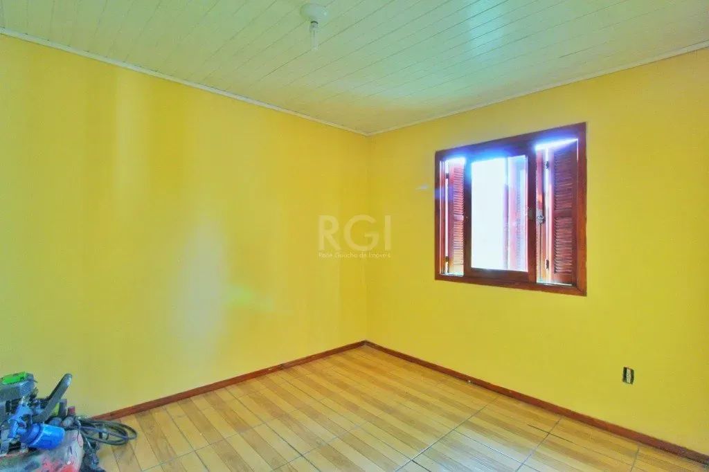 Duas casas no mesmo pátio!Casa da frente com 2 dormitorios, sala ampla, cozinha ampla e ba - Foto 6