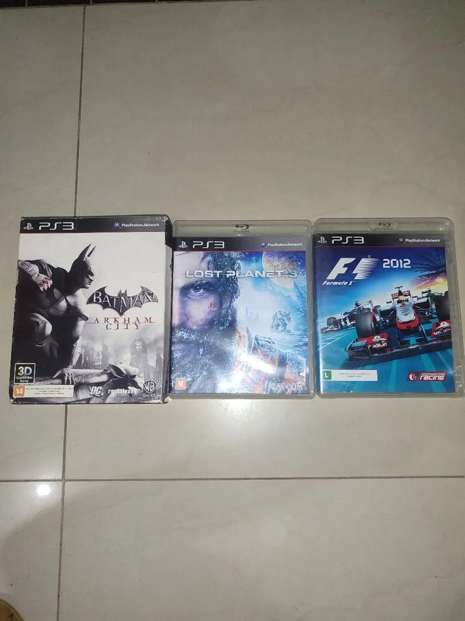 3 Jogos PS3 - Batman Arkham City, Lost Planet 3 e F1 2012
