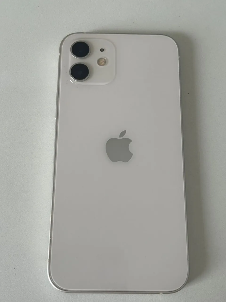 iPhone 12 branco 64GB