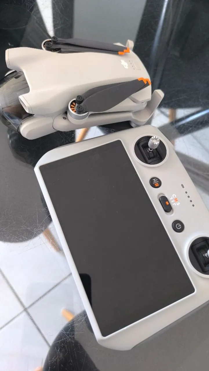 Drone DJI Mini 3 + Smart Controlller