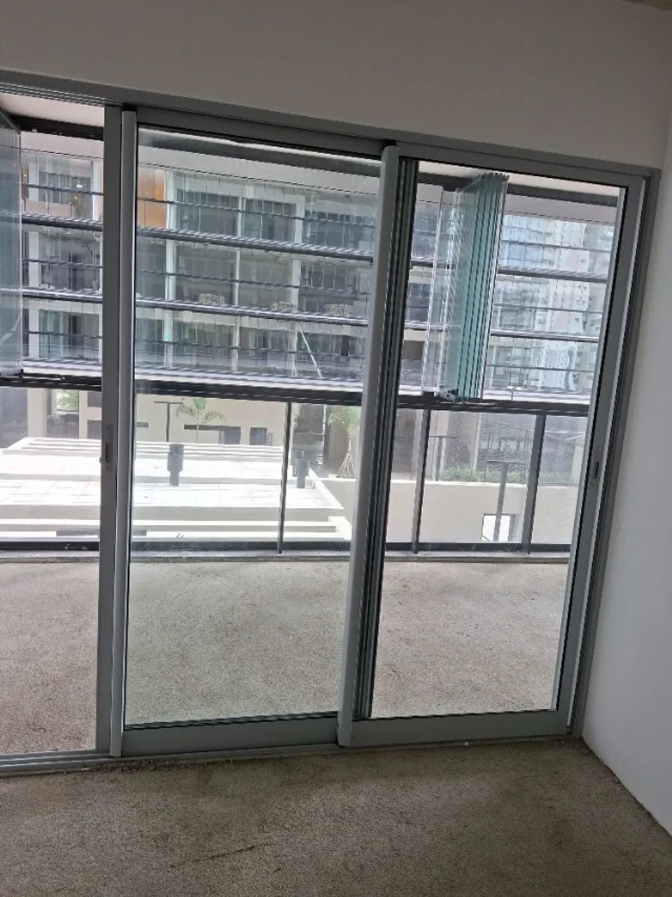 Porta se esquadria de alumínio 2,20x2,84 - Foto 3