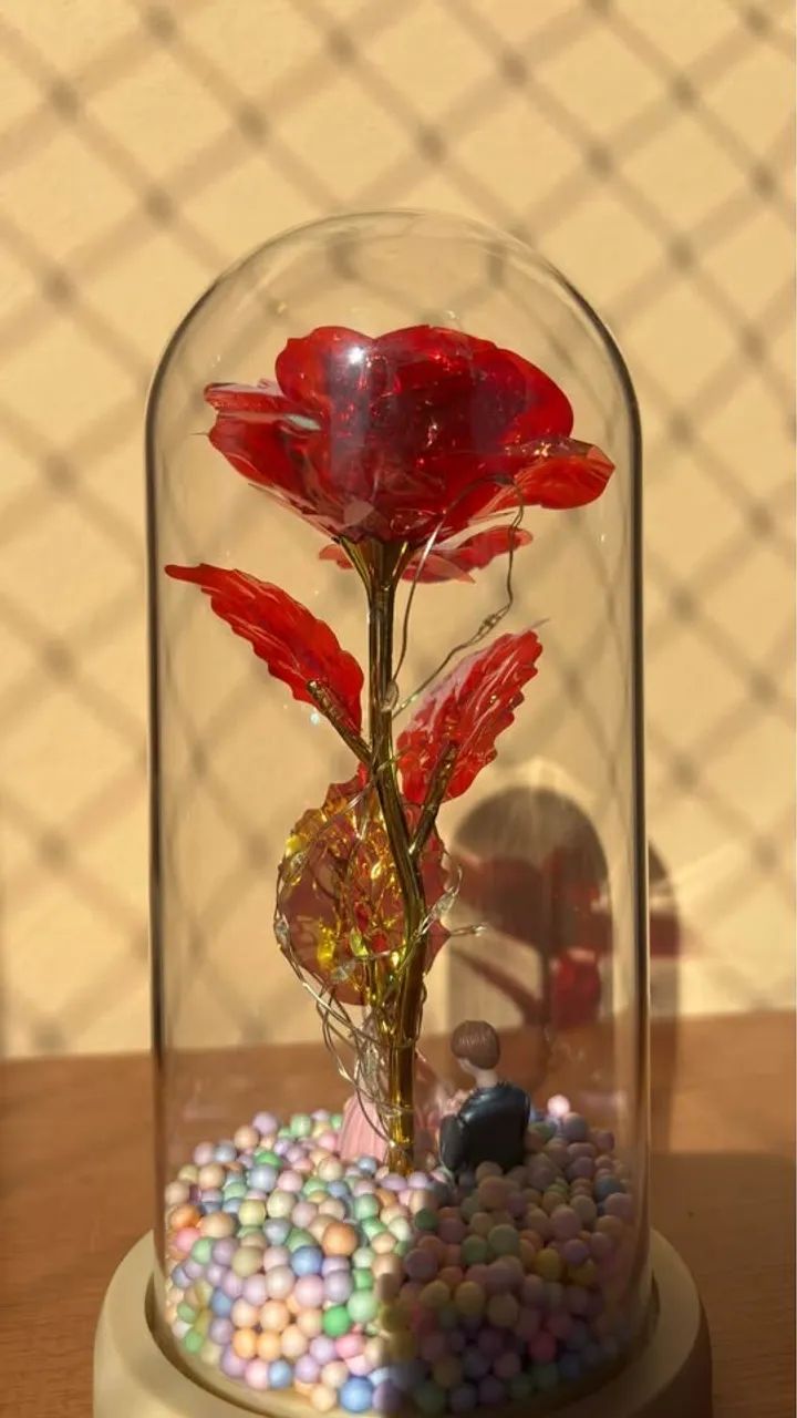 Luminária  Flor Vermelha com Casal Enchanted Galaxy Rose com Fairy Lights na Cúpula 20cm - Foto 3