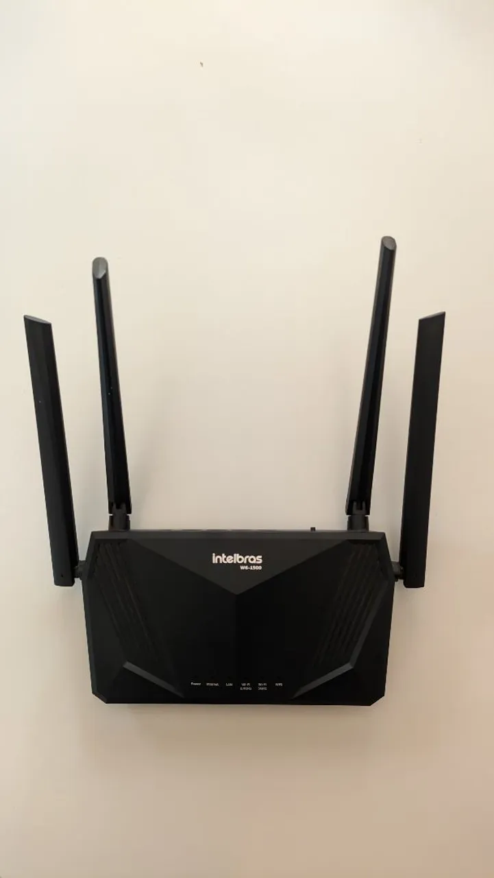 Vende-se Roteador + Cabo de Rede CAT6