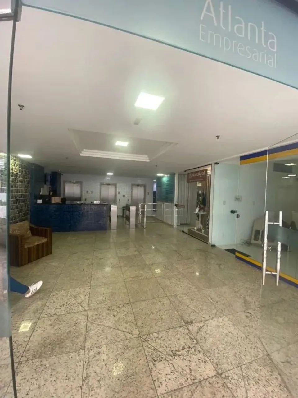 Ponto Comercial para Locação em Salvador, Costa Azul, 1 banheiro, 1 vaga - Foto 4