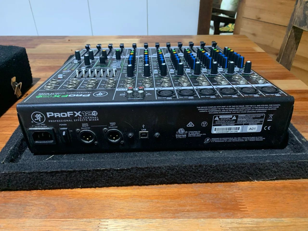 Mesa de som Mackie profx12 - 12 canais  - Foto 6