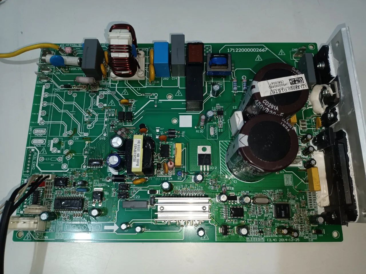 PLACA DE AR-CONDICIONADO (17122000002667)