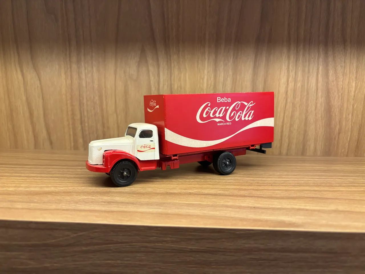 Miniatura juê Bau