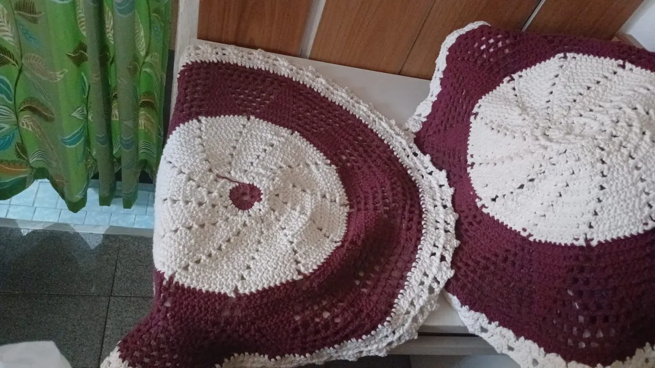 Tapetes de crochê artesanais