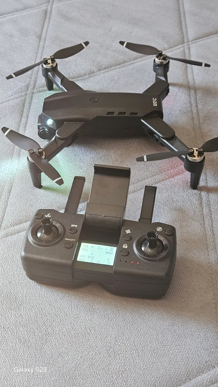 Mini drone Lyzrc L900 Pro com Dual Câmera 4k Preto 5GHz 1 bateria e Proteção de Hélices