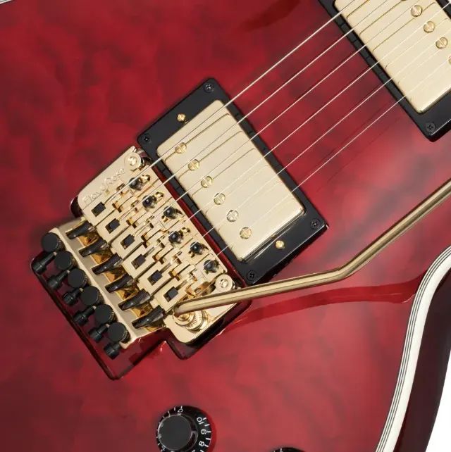 ギター Epiphone Les Paul Custom Axces, Ruby Epiphone】Alex Lifeson Les Paul Custom Axcess Quilt (Ruby)が登場