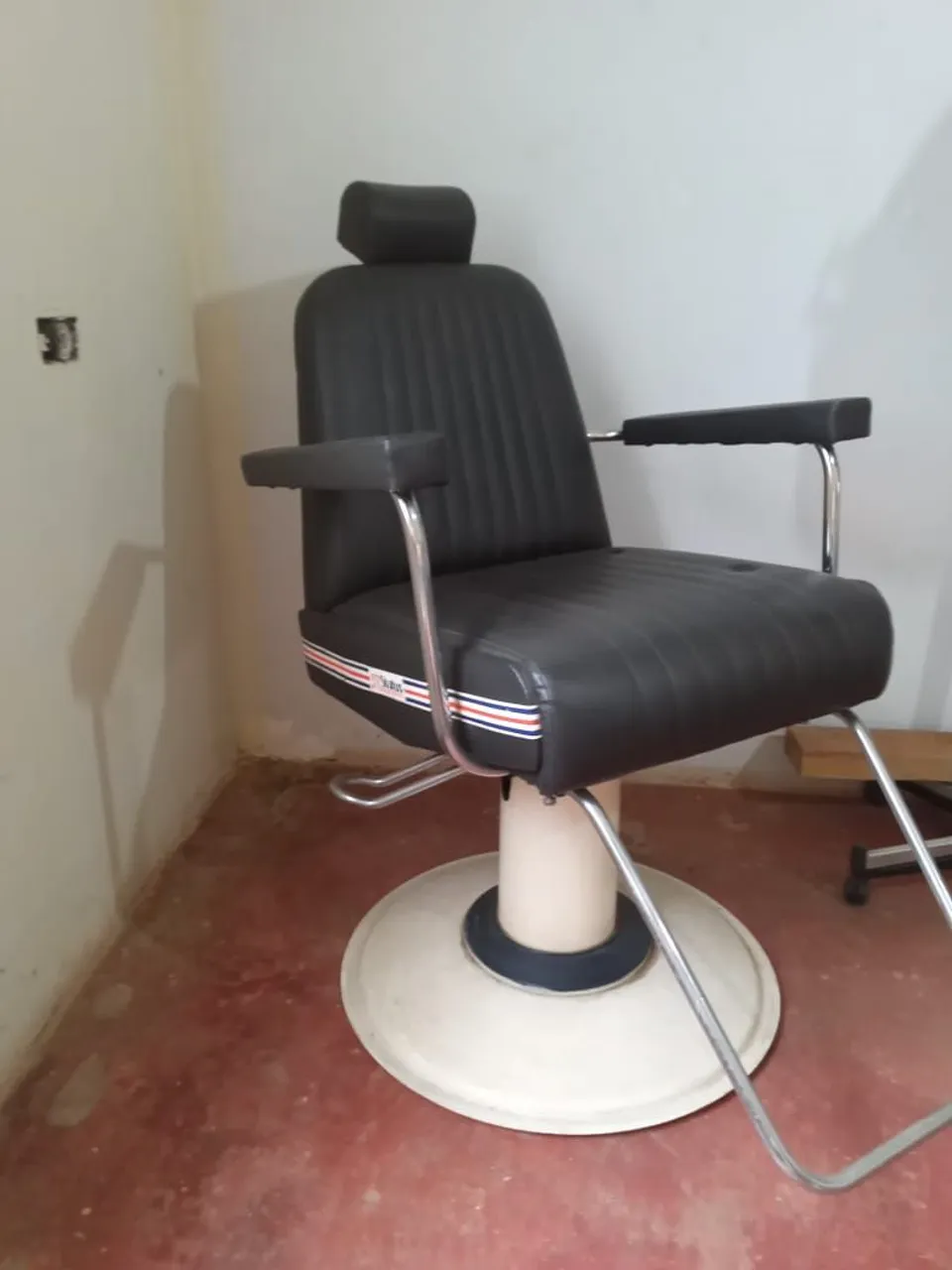 Cadeira de Barbeiro Giratória
