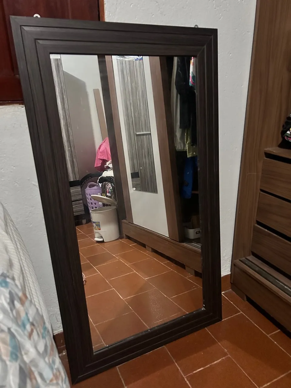 Espelho de parede com Moldura Elegante