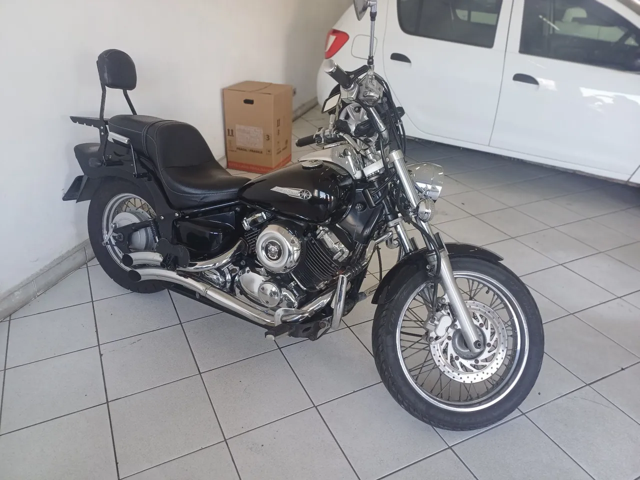 Linda moto revisada, manual, chave cópia original em ótimo estado, aceito troca !  
