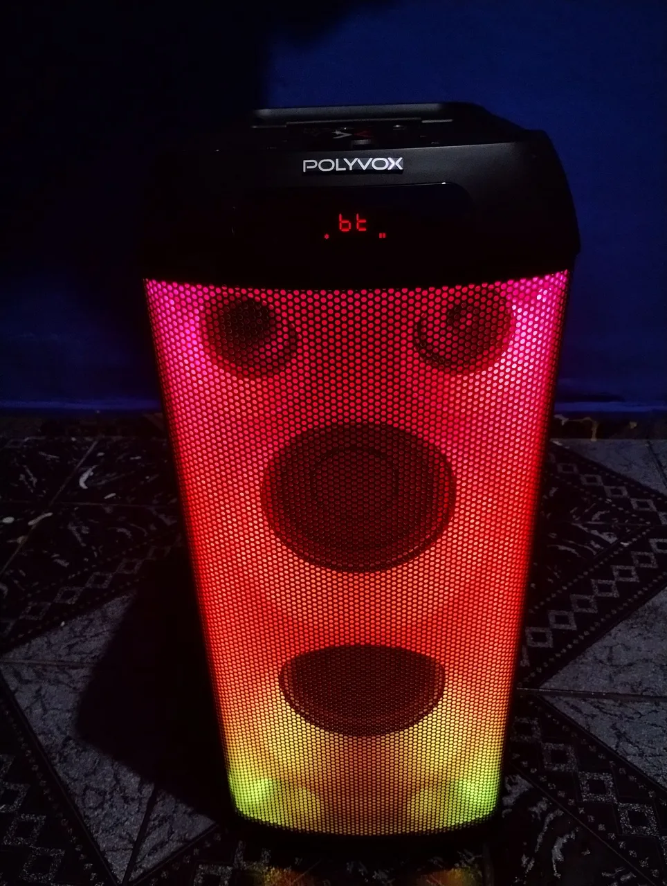 Caixa de Som Polyvox com Iluminação LED XT660AT 800W