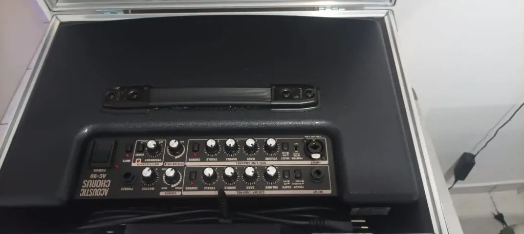 Ampler para violão ROLAND mod.ac90,no case,obs nunca foi usado - Foto 4