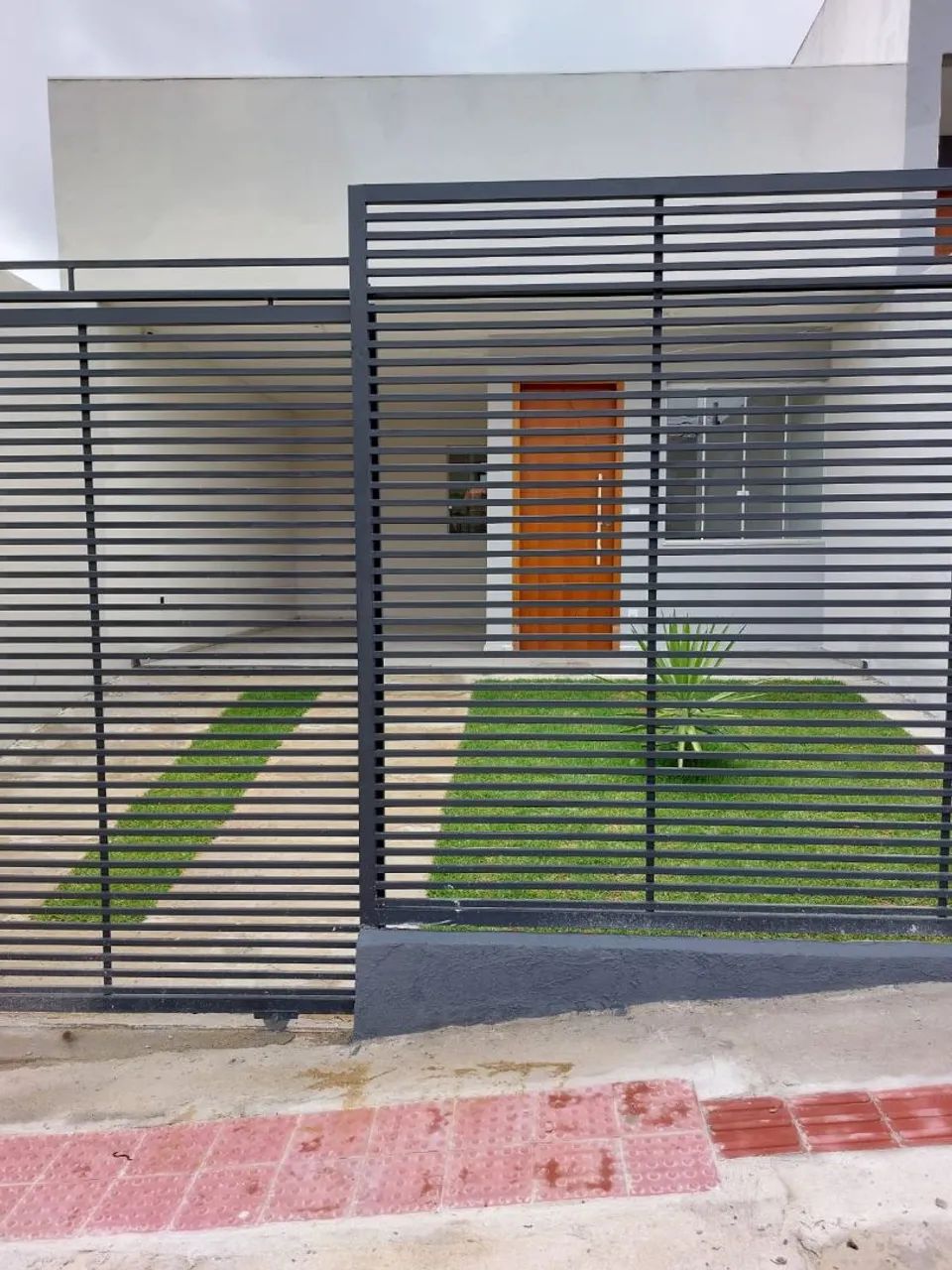 Portão garagem e social, mais grade.  - Foto 2