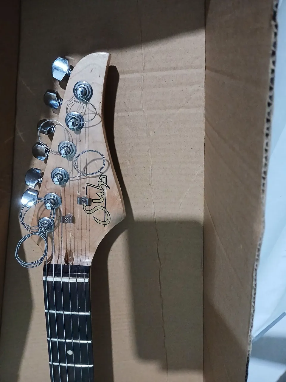 Guitarra Sub malagolli