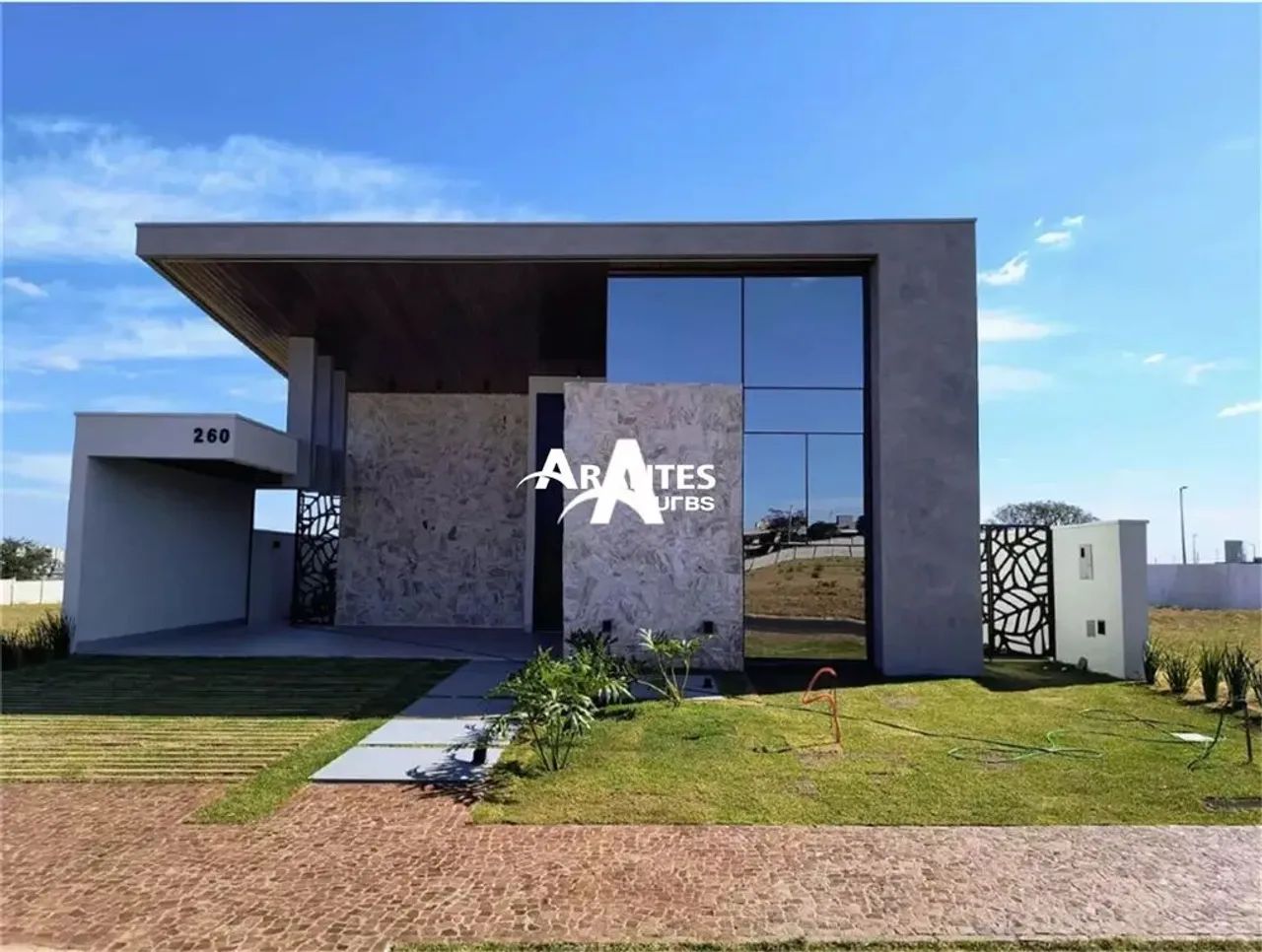 Casa em Condomínio com 221,37m² à venda no Terras Altas