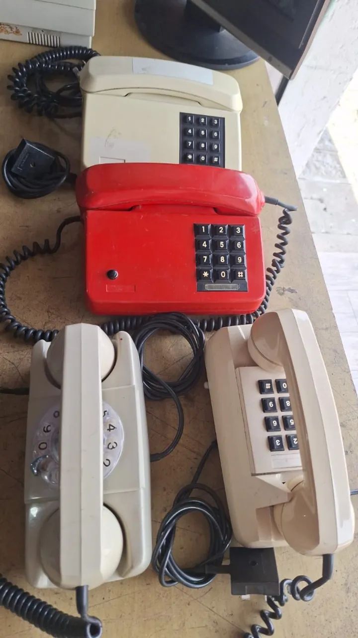 Telefones antigos para decoração bom estado 89,00 cada somos loja - 2108 - Foto 5