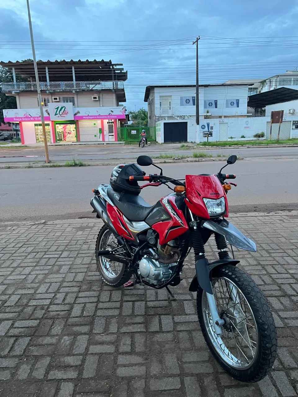 Moto Bros muito conservada