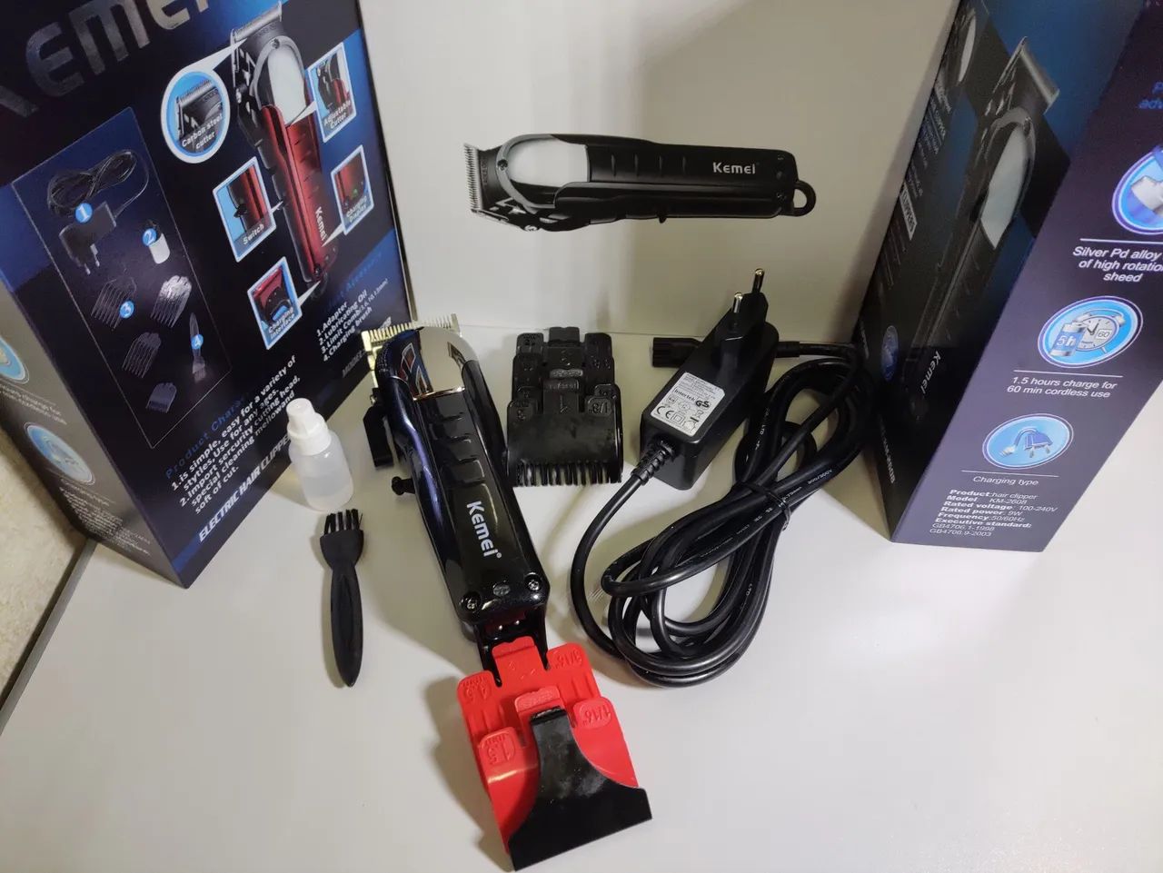 Máquina de Cortar Cabelo Kemei Profissional. - Foto 4